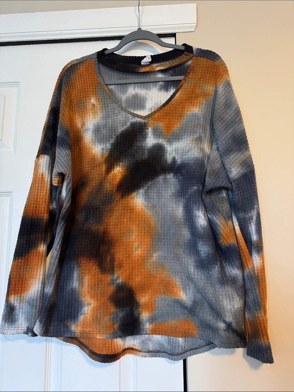 Waffle Knit Tie-Dye V-Neck Long Sleeve Top - Rust, Gray & Black
